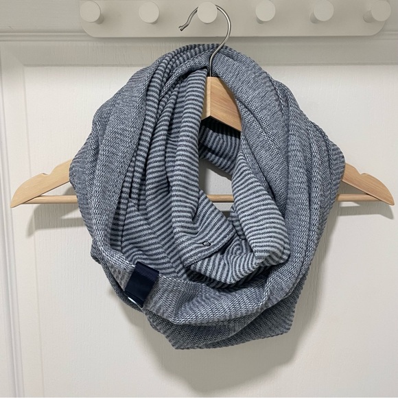 LULULEMON Reversible Stripe Vinyasa Scarf Heathered Blue Grey Rulu Fabric - Picture 3 of 9